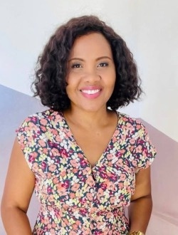 Profil de France, une femme célibataire de 45 ans à Tanamakoa