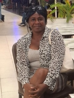 Profil de Yvonne, une femme célibataire de 48 ans à Yaoundé