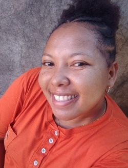 Profil de Zorah, une femme célibataire de 27 ans à Sainte-Marie