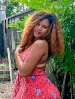 Profil de Yollande, une femme célibataire de 28 ans à Aharana