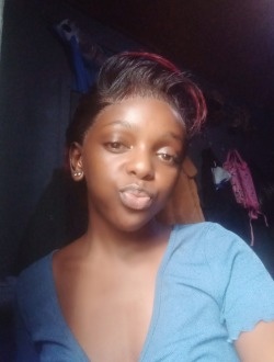 Profil de Sandra, une femme célibataire de 25 ans à Yaoundé