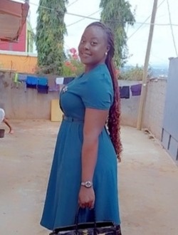 Profil de Christelle, une femme célibataire de 32 ans à Yaoundé