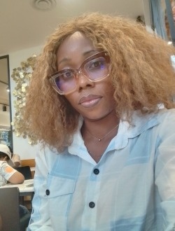 Profil de Oscarine, une femme célibataire de 37 ans à Abang