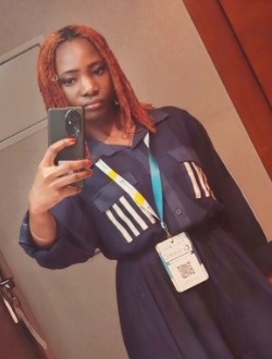 Profil de Lou Tranan Elodie, une femme célibataire de 32 ans à Abidjan