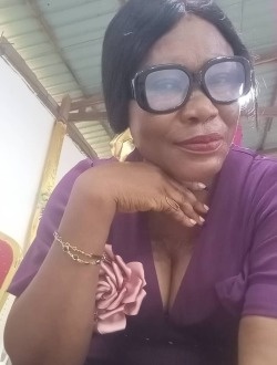 Profil de Chimène, une femme célibataire de 42 ans à Yaoundé