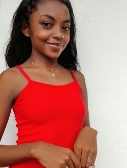 Profil de Elysa, une femme célibataire de 24 ans à Mahajanga