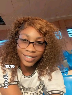 Profil de Manuella, une femme célibataire de 19 ans à Bertoua