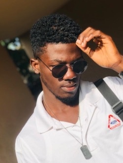 Profil de Jean - David, un homme célibataire de 26 ans à Lomé