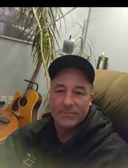 Profil de Etienne, un homme célibataire de 45 ans à Saint-Hyacinthe