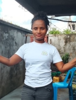 Profil de Ravaonoro, une femme célibataire de 34 ans à Toamasina