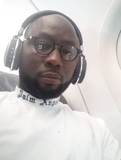 Profil de Jean Élie, un homme célibataire de 40 ans à Abidjan