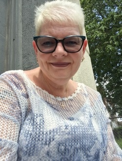Profil de Chantal, une femme célibataire de 54 ans à Saint-Léonard
