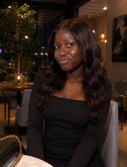 Profil de Denise, une femme célibataire de 21 ans à Yaoundé