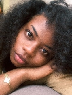 Profil de Faveur, une femme célibataire de 30 ans à Yaoundé