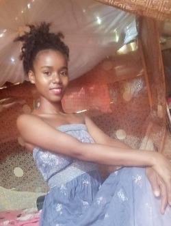Profil de Clarisse, une femme célibataire de 25 ans à Antalaha