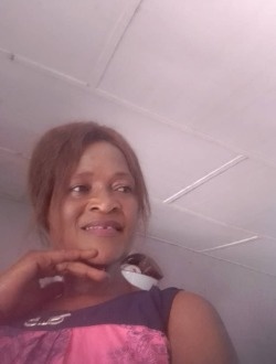 Profil de Yvonne, une femme célibataire de 64 ans à Man