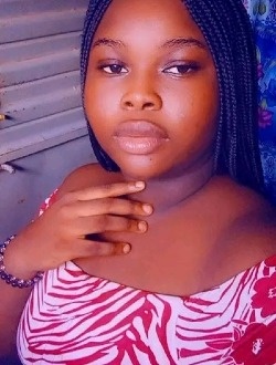Profil de Reine, une femme célibataire de 24 ans à Parakou