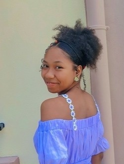 Profil de Aminah, une femme célibataire de 18 ans à Mahanona
