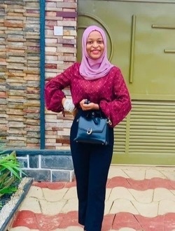 Profil de Rose Merry, une femme célibataire de 27 ans à Karama
