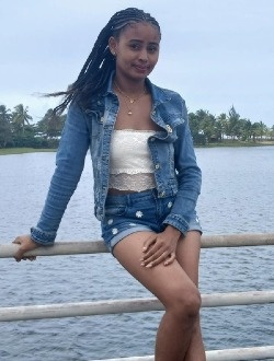 Profil de Camella, une femme célibataire de 23 ans à Antalaha