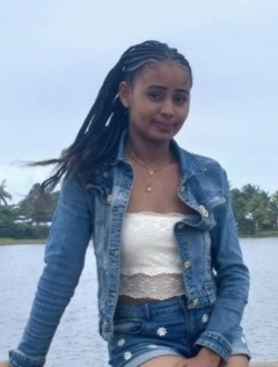 Profil de Camella, une femme célibataire de 23 ans à Antalaha