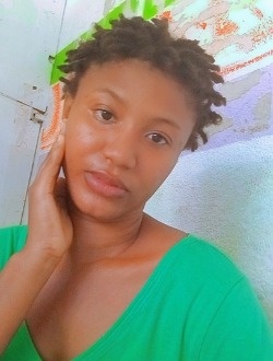 Profil de Yvette, une femme célibataire de 21 ans à Abadjin-Doumé