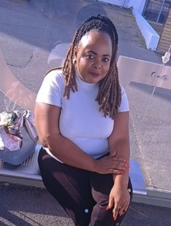 Profil de Jacqueline, une femme célibataire de 43 ans à Yaoundé
