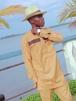 Profil de Théodore, un homme célibataire de 37 ans à Douala
