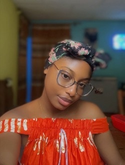 Profil de Megane, une femme célibataire de 25 ans à Yaoundé