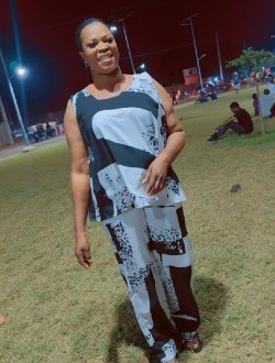 Profil de Judith, une femme célibataire de 48 ans à Abomey-Calavi