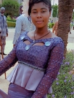 Profil de Arlette, une femme célibataire de 27 ans à Ouagadougou