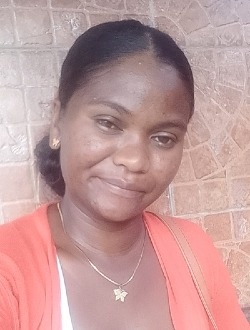 Profil de Ninah, une femme célibataire de 30 ans à Alatsinainy-Loharano