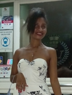 Profil de Brigitte, une femme célibataire de 32 ans à 67 Ha