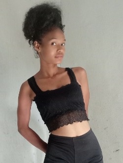 Profil de Muriella, une femme célibataire de 21 ans à Antalaha