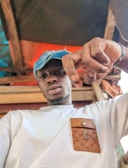 Profil de Daniel, un homme célibataire de 21 ans à Akwaya-Oliti