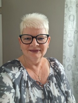 Profil de Chantal, une femme célibataire de 54 ans à Saint-Léonard