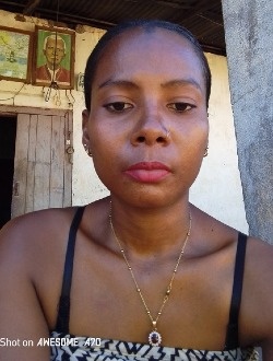 Profil de Solange, une femme célibataire de 21 ans à Mahajamba