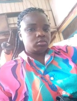 Profil de Julie, une femme célibataire de 28 ans à Yaoundé