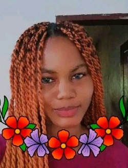 Profil de Evelyne, une femme célibataire de 18 ans à Yaoundé