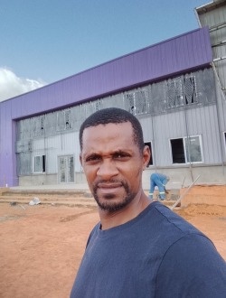 Profil de Jean De Dieu, un homme célibataire de 48 ans à Biting