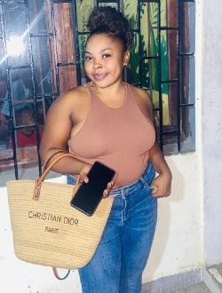 Profil de Lutitia, une femme célibataire de 23 ans à Toamasina