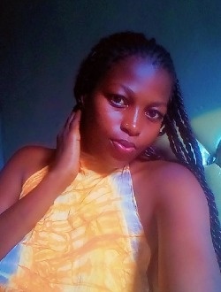Profil de Nga Nti Jeanne, une femme célibataire de 27 ans à Yaoundé