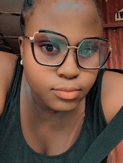 Profil de Anastasie, une femme célibataire de 28 ans à Yaoundé