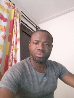 Profil de Olivier, un homme célibataire de 43 ans à Yaoundé