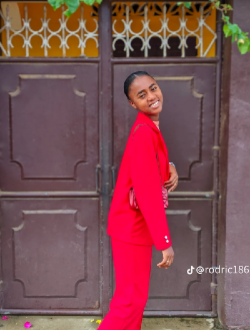 Profil de Sandra, une femme célibataire de 19 ans à Antalaha