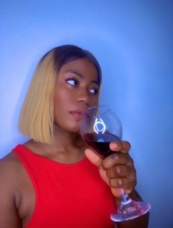 Profil de Nay, une femme célibataire de 21 ans à Abuja