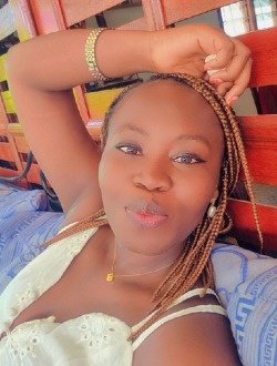 Profil de Diane Esther, une femme célibataire de 33 ans à Abidjan