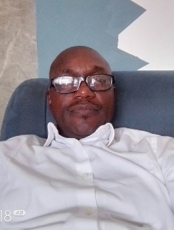 Profil de François, un homme célibataire de 45 ans à Ababa