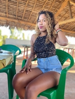 Profil de Jenicha, une femme célibataire de 28 ans à Toamasina