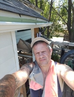 Profil de Aaron, un homme célibataire de 43 ans à Wichita